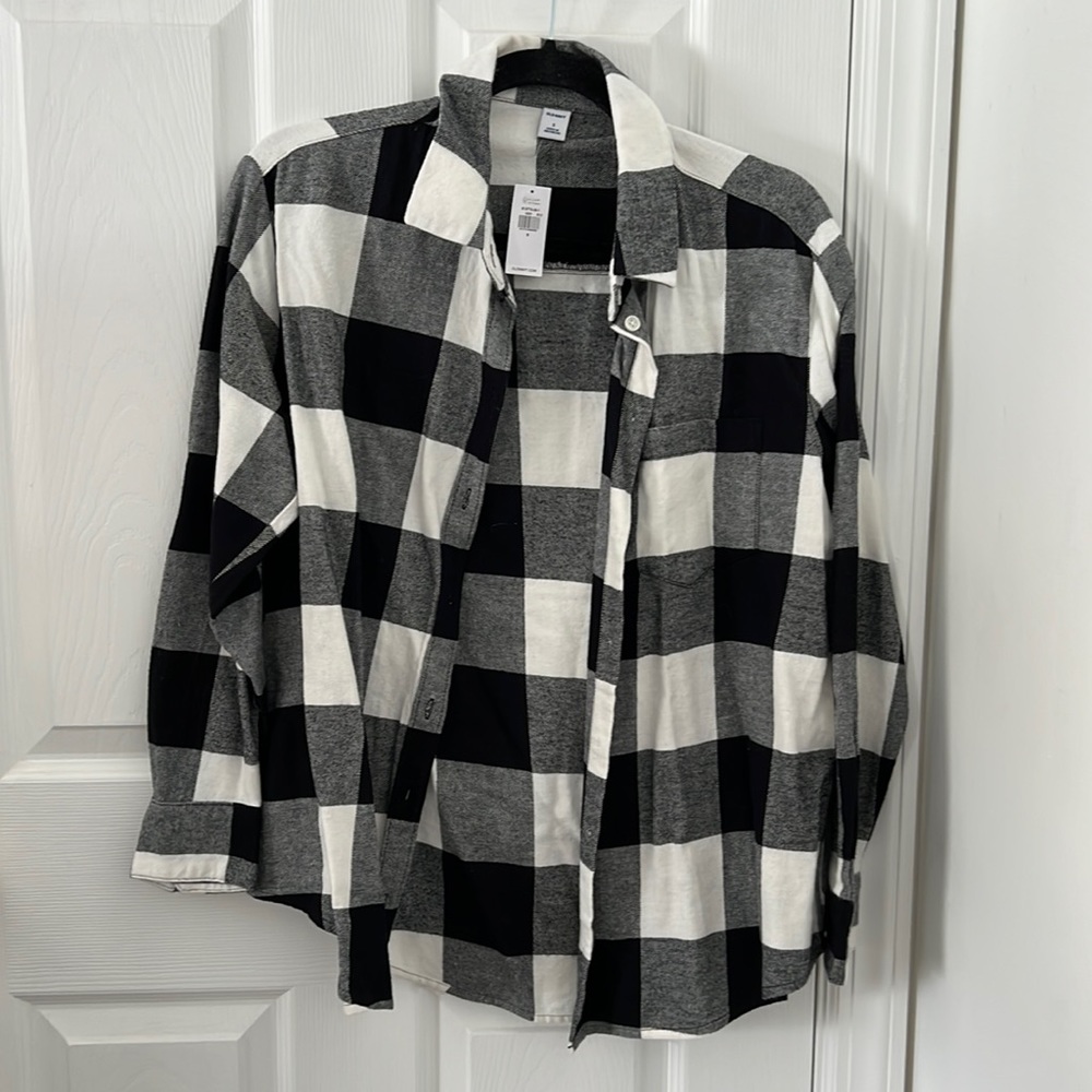 Black and white old navy flannel
